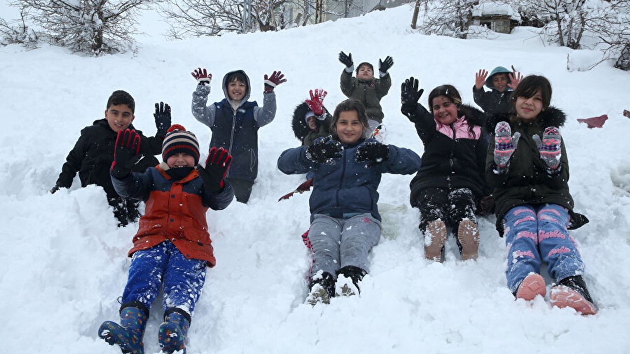 İstanbul'da peş peşe 'kar tatili' haberleri