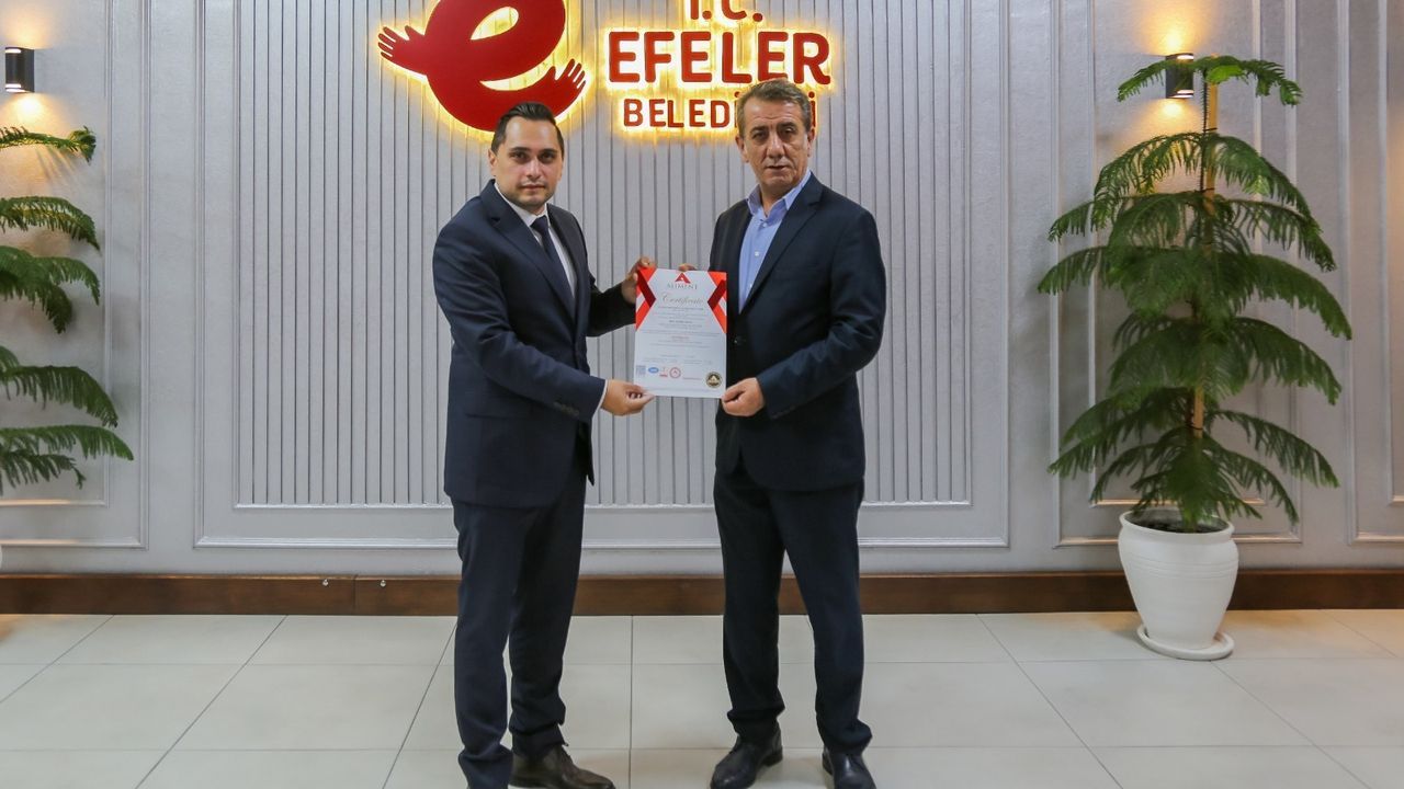 Başkan Yetişkin Efeler'de hizmet rüzgarı estiriyor