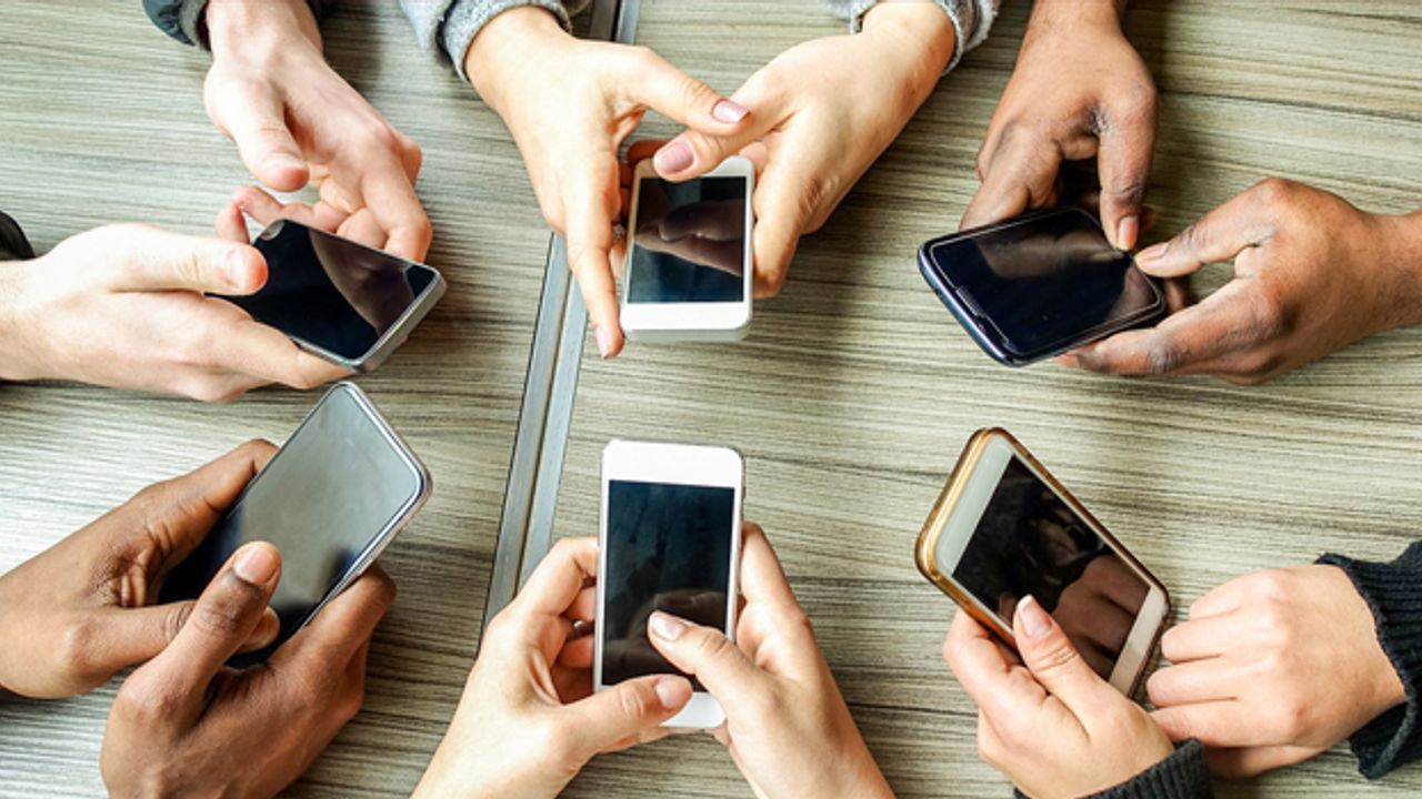 Cep telefonlarında ÖTV sınırları yükselti̇ldi