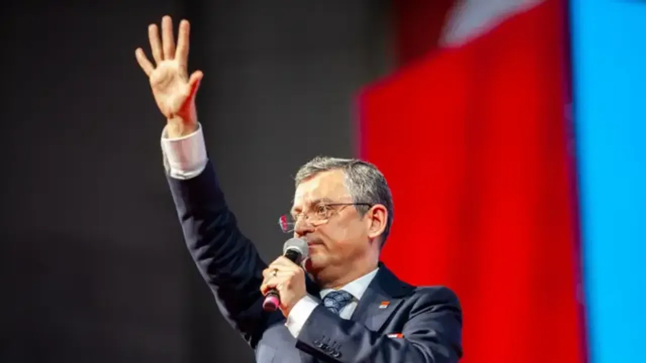CHP Lideri Özgür Özel Çağlayan Adliyesi'nde
