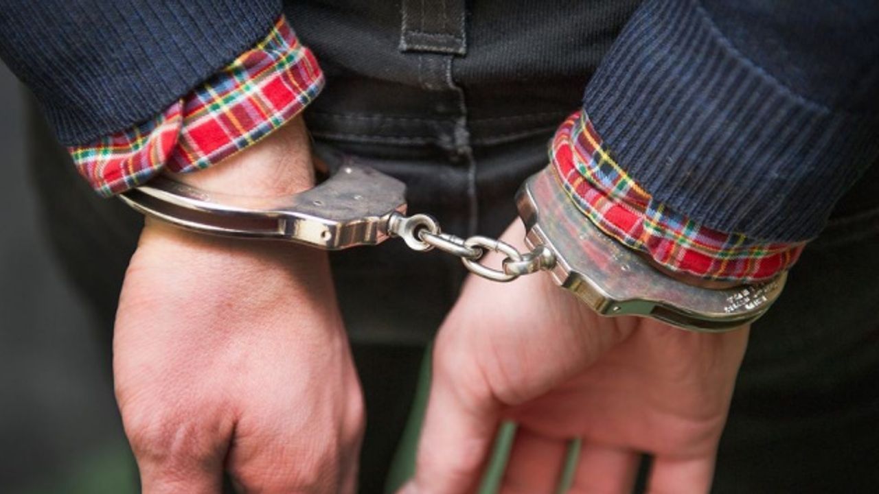 İzmir'de dev yasaklı madde operasyonu!