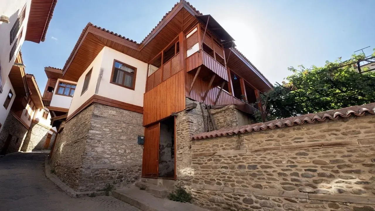 İzmir'de tarihe saygı ödülleri 21'inci kez sahiplerini buldu