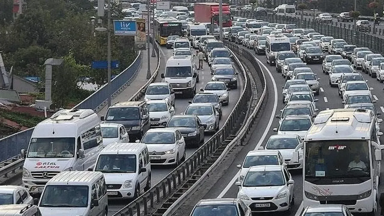 İzmir'de trafiğe kapanacak yollar belli oldu