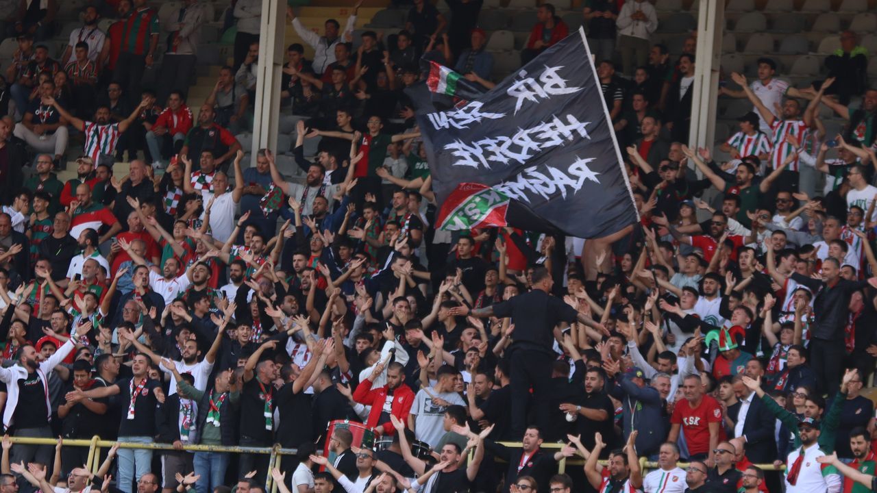 Karşıyaka'da kuruluş yıldönümü gururu