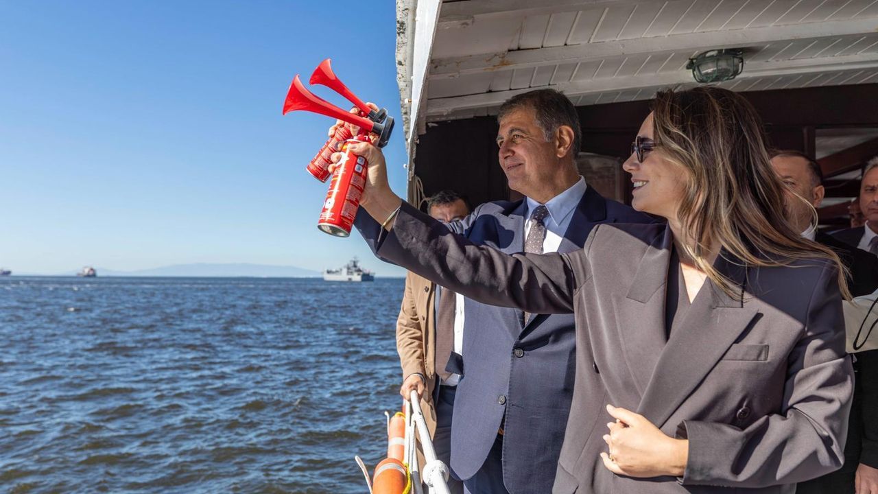 Yat yarışlarının startını Başkan Tugay verdi