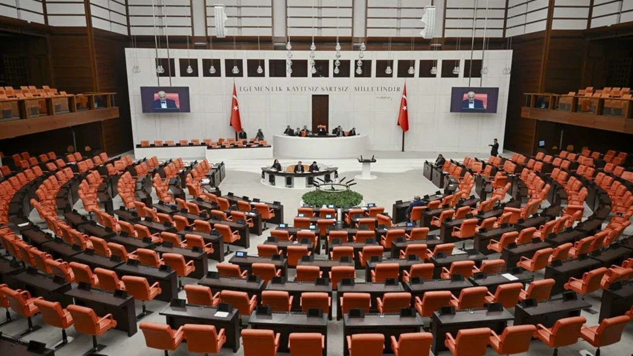 Deprem anmasına Meclis'te düşük katılım: 592 vekilden 45'i