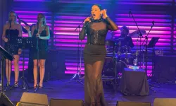 Aşkın Nur Yengi sevenleriyle buluştu