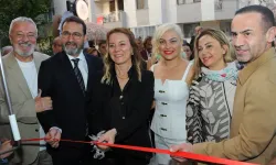 Efsun Ersözlü’den Bostanlı’ya şık bir kafe: My Wave açıldı!