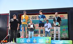 2 bin 606 sporcu Salomon Çeşme Maratonu'nda koştu