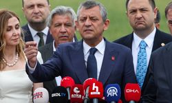 Özel'den Erdoğan'ın Anayasa ısrarına esprili yanıt: