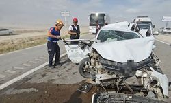 Aksaray’da kum fırtınasında 5 araç çarpıştı: 8 yaralı