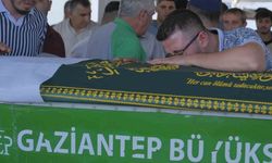 Binlerce balonun bırakıldığı Elif Azra, hayatını kaybetti