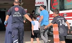 Çocuğun diline bıçak saplandı