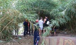 Falezlerden deniz kenarına inip mahsur kalan 3 turist kurtarıldı