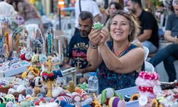 Karşıyaka’da “El Emeği Gece Pazarı” yeniden kuruldu