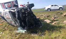 Kars’ta ambulans şarampole uçtu: 1’i doktor 4 kişi yaralandı