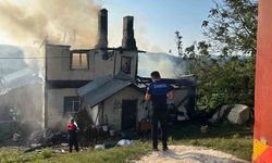 Kastamonu’da iki katlı ahşap evde yangın