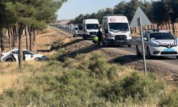 Kontrolden çıkan otomobil şarampole devrildi: 4 yaralı