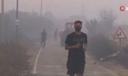 Orman yangını evlere doğru ilerliyor...  Menderes’te evler tahliye ediliyor
