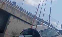 Otomobil köprüden uçtu: 2 yaralı