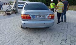 Otomobille çarpışan motosikletteki 2 çocuk yaralandı