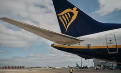 Ryanair uçağında korku dolu anlar: Türbülans sonrası acil iniş