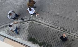 Sokakta eşini bıçakla rehin aldı, vatandaş tek hamleyle kurtardı: O anlar kamerada