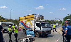 Ümraniye’de kamyonete çarpan motosikletli hayatını kaybetti