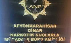 Afyonkarahisar’da araçta 4 ruhsatsız tabanca bulundu