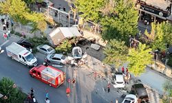Freni patlayan kamyon 10 araca çarpıp, kanala düştü