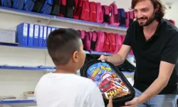 Konak Belediyesi öğrencilere kırtasiye desteği verdi