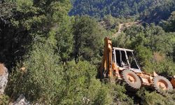 Uçurumdan yuvarlanan kepçenin operatörü yaşamını yitirdi