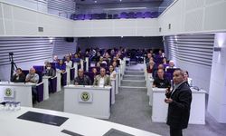 Buca Belediyesi zeytin budama eğitimi verdi