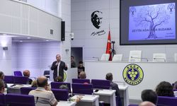 Buca Belediyesi'nden zeytin budama eğitimi