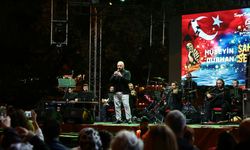 Cumhuriyet coşkusu Denizli'de müzik ve dansla taçlandı