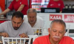 Efeler'de dayanışmanın adresi: Kent Lokantası'nda askıda yemek başladı