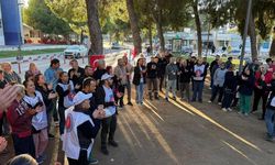 Ege Üniversitesi'nde sağlık işçileri iş bıraktı