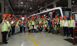 İzmir Metrosu'nun 30 yıllık yol arkadaşları yeniden buluştu