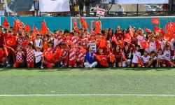 Karabağlar Belediyesi spor kulüplerine destek oldu