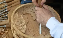 Karabağlar'da ahşap oymacılığı yeniden hayat buluyor