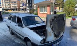 Turgutlu'da seyir halindeki otomobil alev aldı
