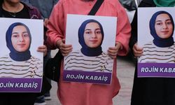 Van YYÜ Öğrencilerinden Rojin Kabaiş İçin 3. gün eylemi