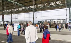 Berlin'de İHA alarmı! Hava trafiği durdu