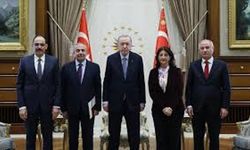 İzmir 'çözüm süreci'nde ikiye bölündü