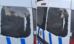İzmir'de polis aracına saldırı!