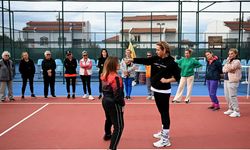 Kuşadası'nda kadınlara 'yakın savunma teknikleri' eğitimi