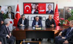 Özgür Özel partisinin Gaziantep İl Başkanlığı'nı ziyaret etti