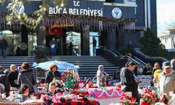 Buca'da dayanışma ve alışveriş bir arada