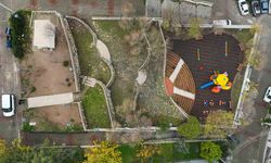 Buca'nın merdivenli park'ı yenilendi