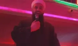 Pavyonda tebliğ veren şahsa tepkiler geldi